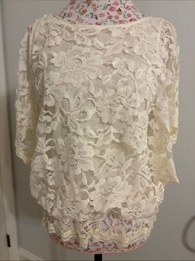 NWT Saks Fifth Avenue Antique White Floral Lace Blouse Size 4